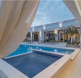 3 bedroom villa with pool in Prijevor, Budva, sleeps 6